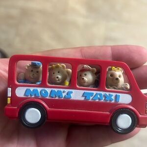 Moms Taxi Bear Refrigerator Magnet Red Rubber 4inch Robel Ball